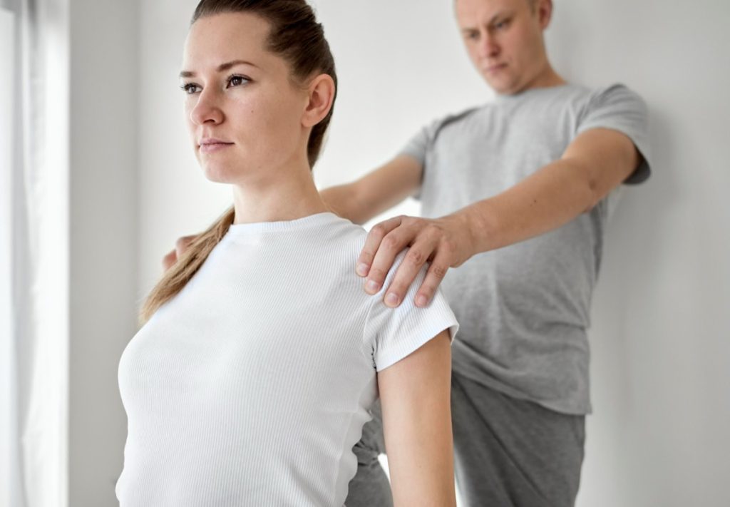 Osteopatia wisceralna to dział terapii manualnej zajmujący się diagnozowaniem i leczeniem dysfunkcji narządów wewnętrznych oraz ich wpływu na układ ruchu